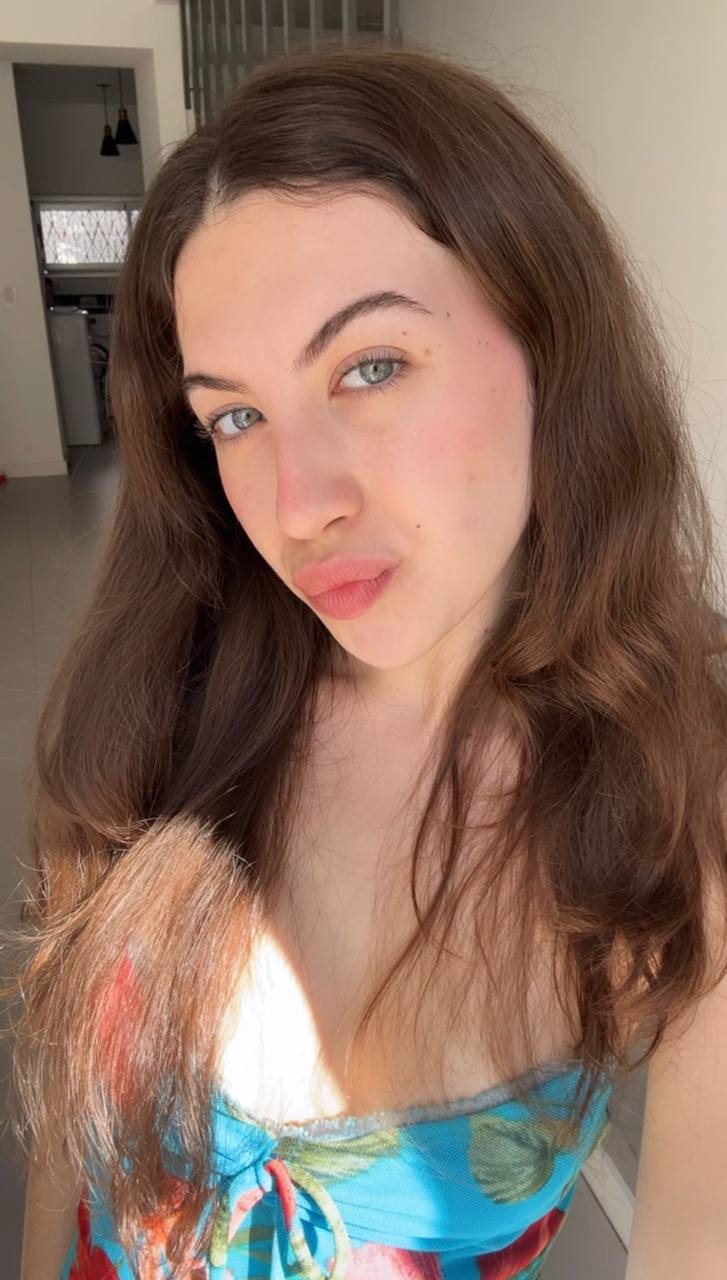 Nude girl Amber in San Marino