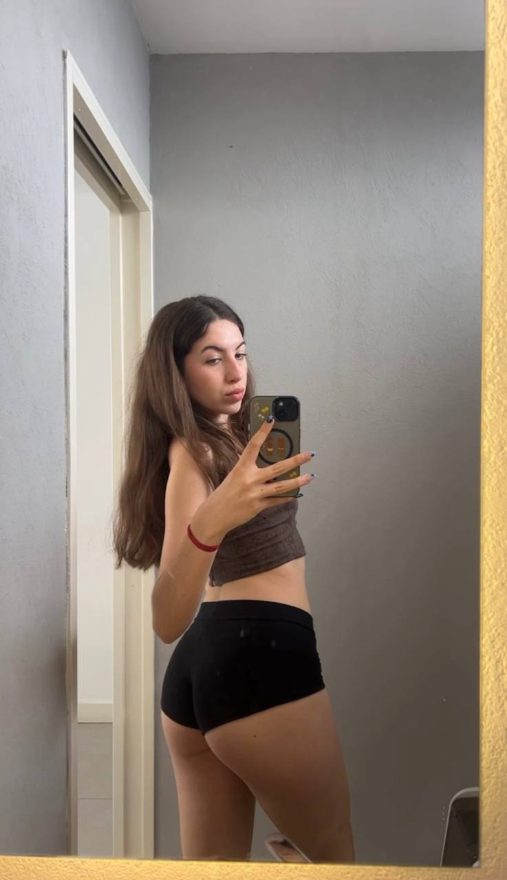 Amber in her underwear in San Marino