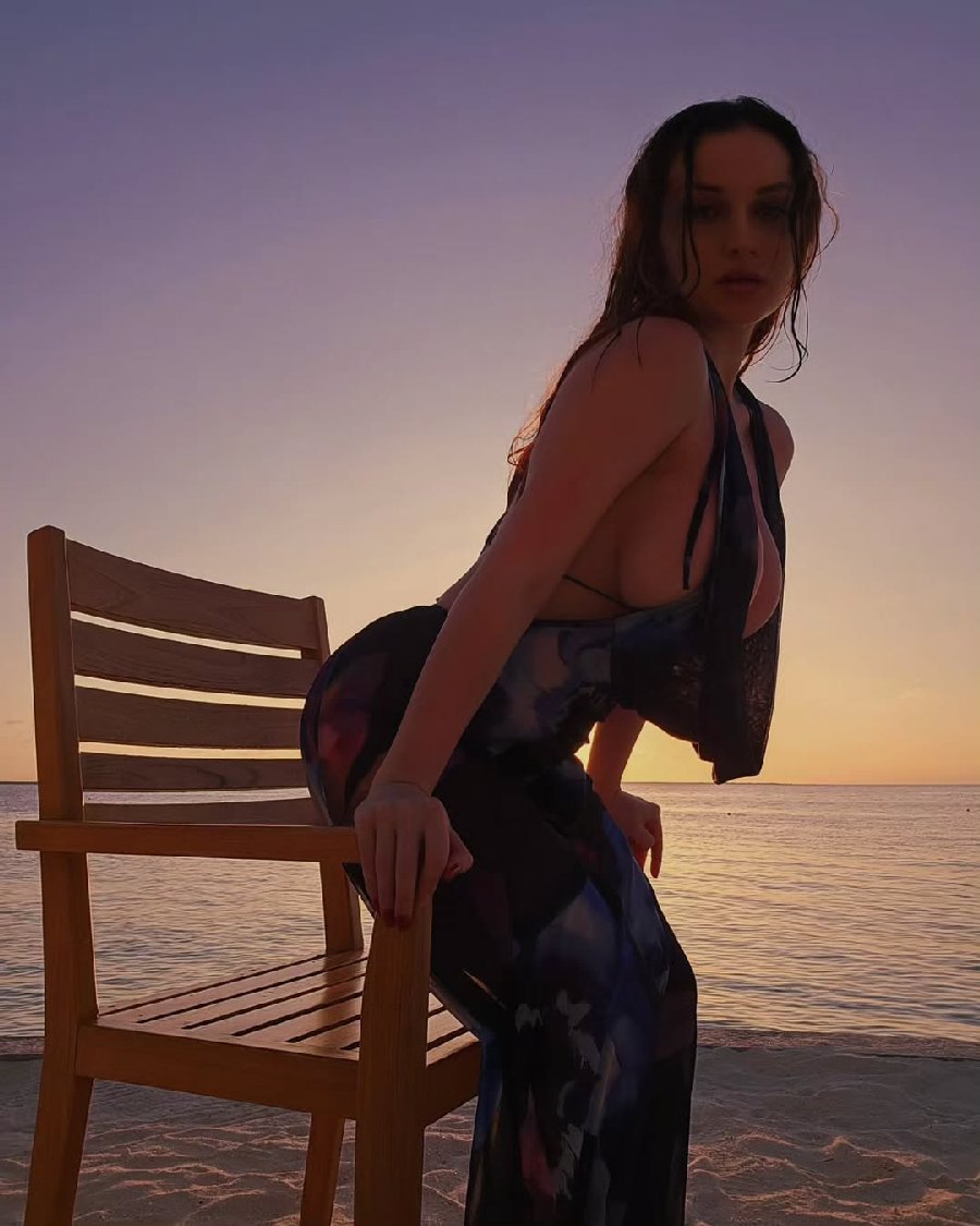 Sexy girl Miranda Faith nude in San Marino