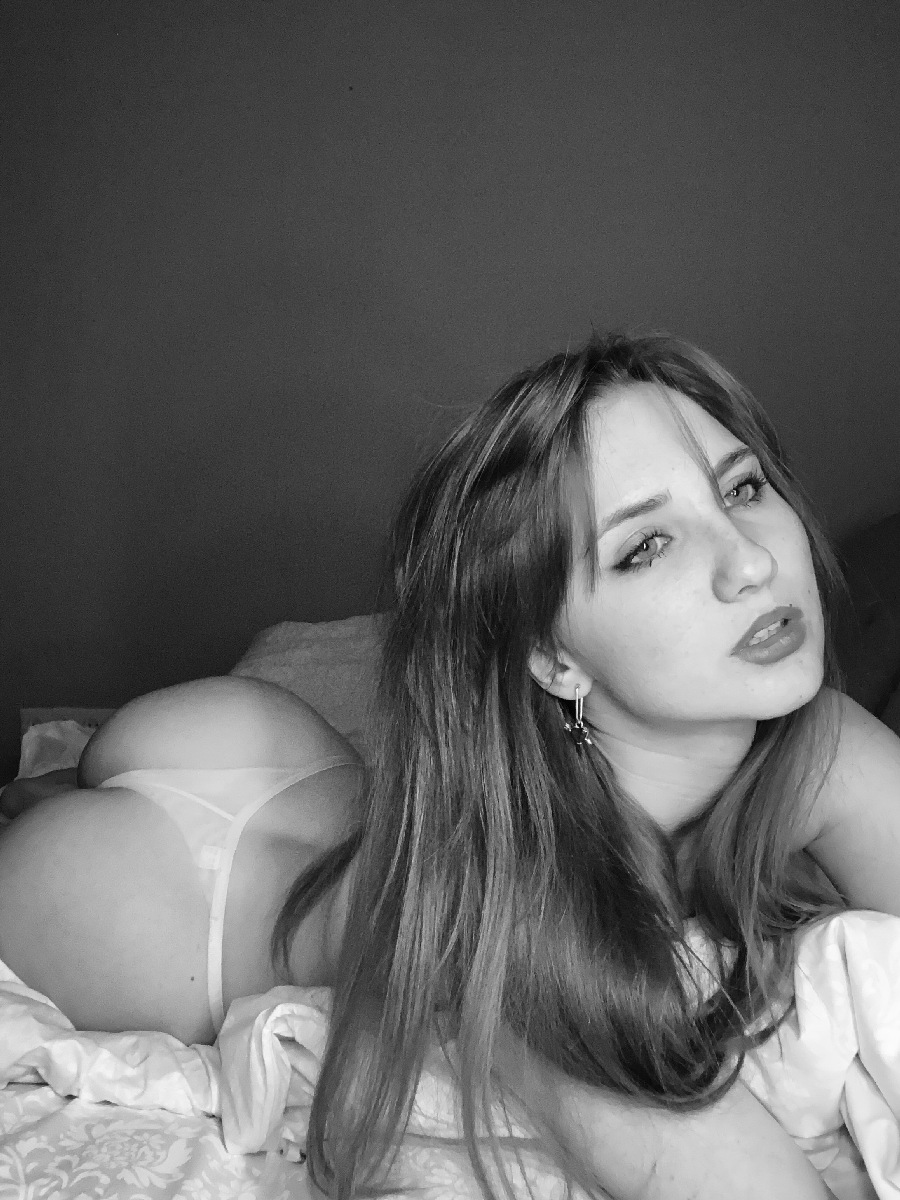Take a pause and enjoy Nata nude — streaming from San Marino