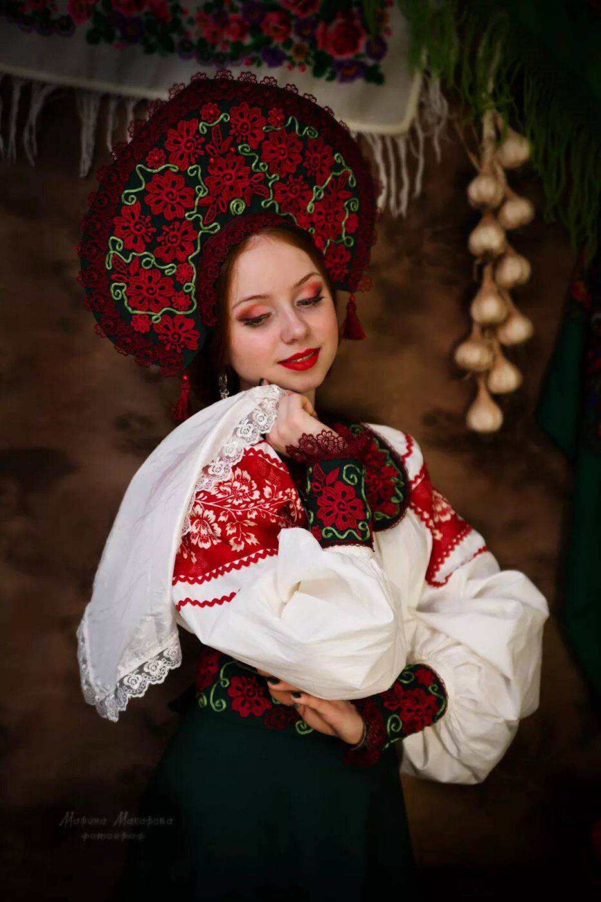 Women in Slavic costumes underwear in San Marino