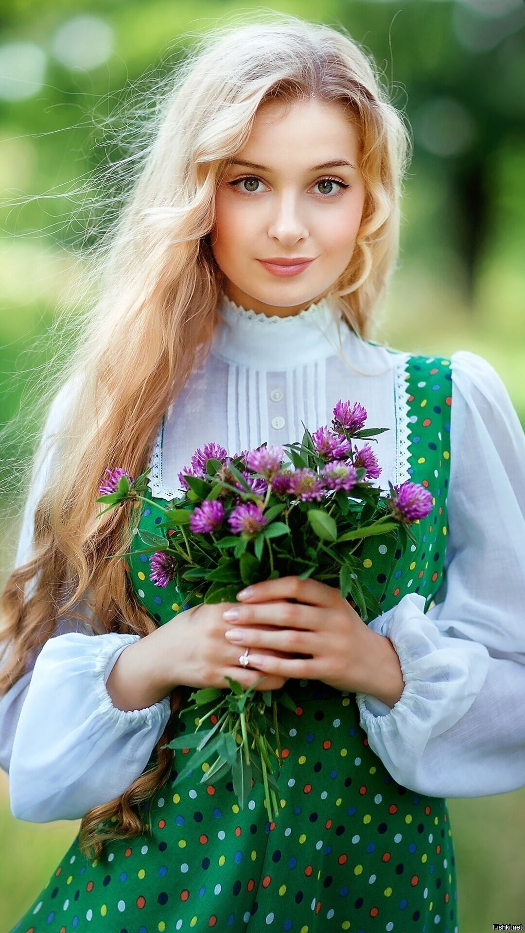 Girls in Slavic costumes in San Marino